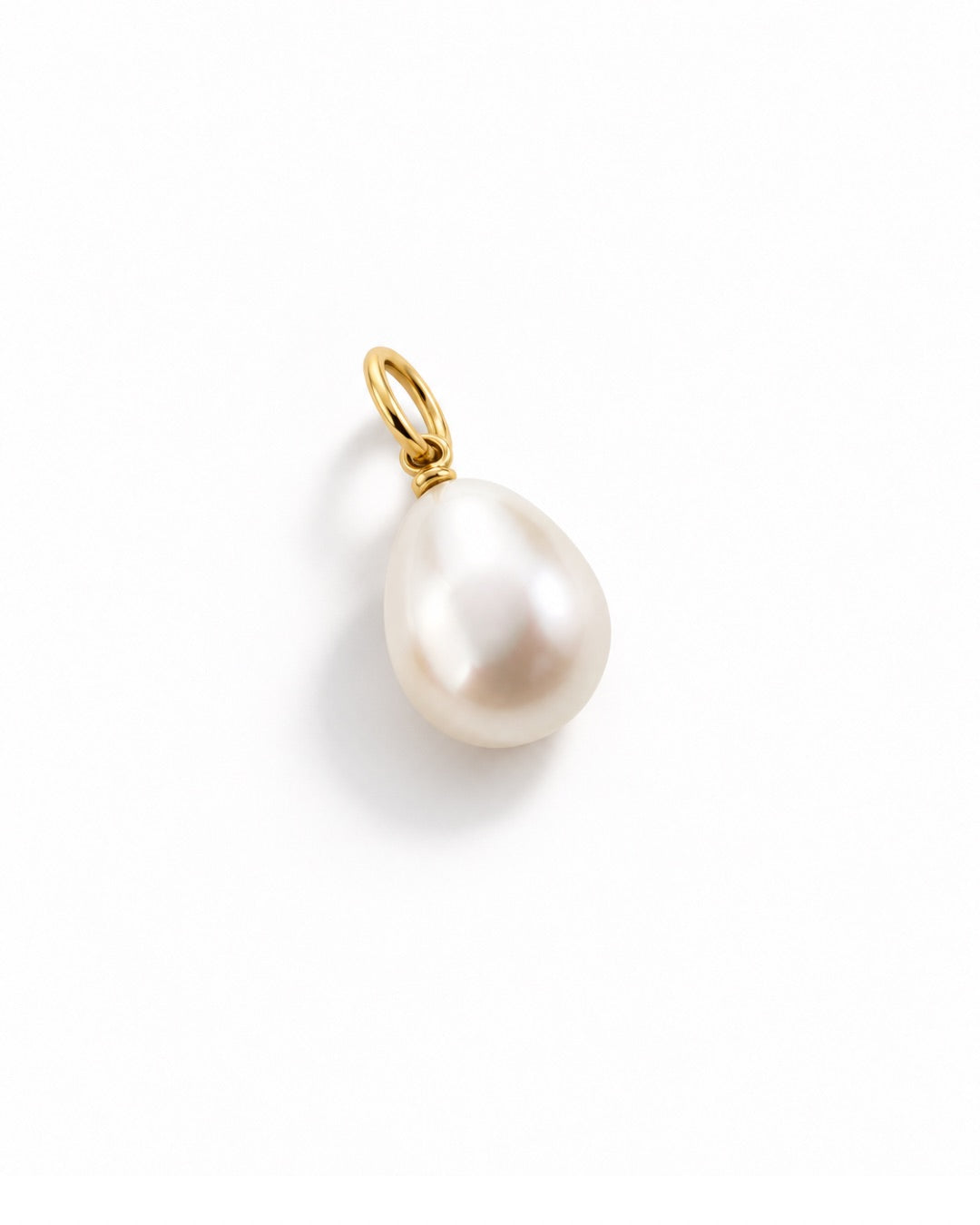 Classic pearl pendant with gold fill bail – timeless jewellery component by Romyli for creating personalised necklaces