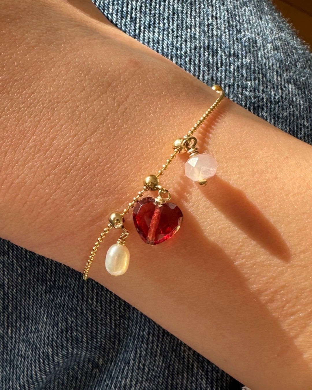 Pearl charm for necklace, featuring a classic freshwater pearl for personalised jewelry. Pearl charm symbolizing purity and elegance.